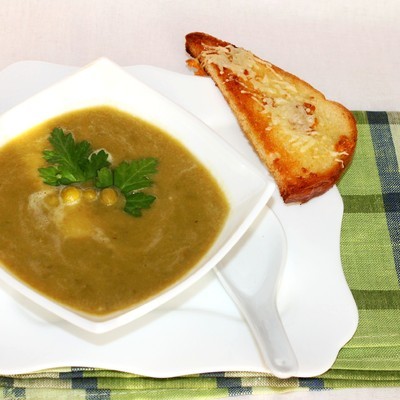 Суп – пюре из зелёного горошка с мятой