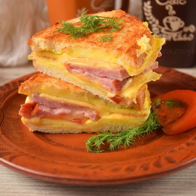Бутерброд-сэндвич с сыром и яйцом