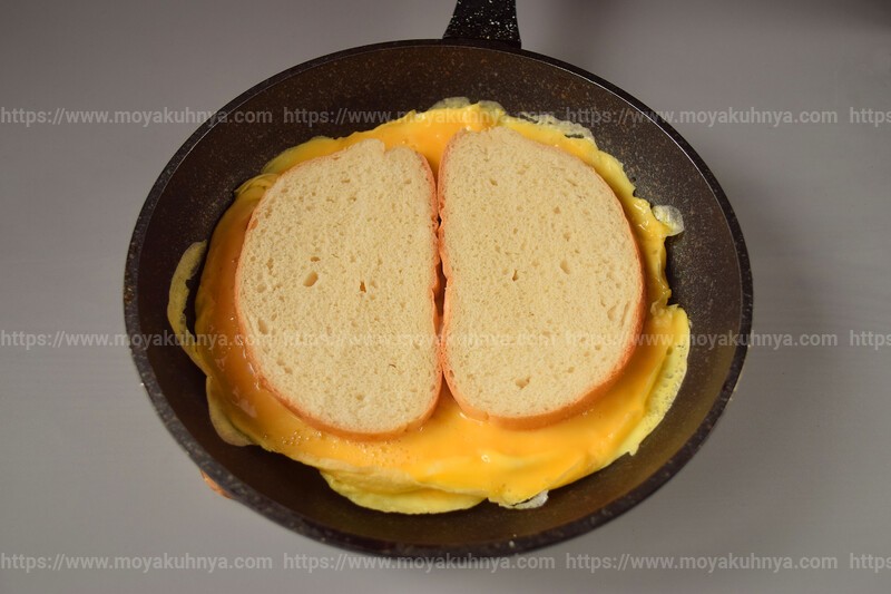 сэндвич с яйцом ветчиной и сыром