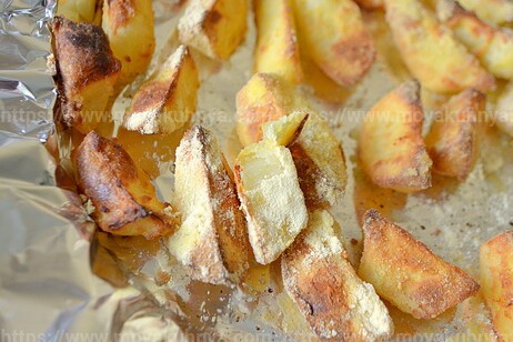 как приготовить картофель по деревенски в духовке