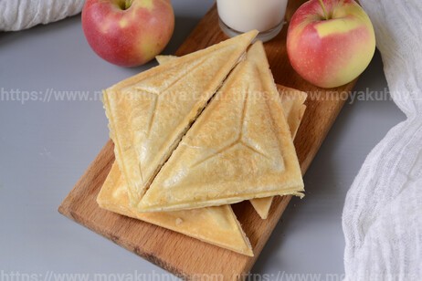 пирожки с яблоками из слоеного теста