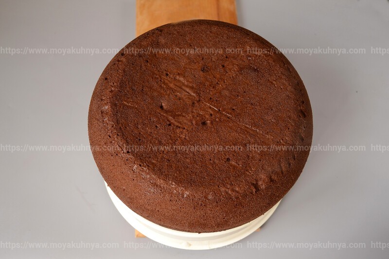 торт из шоколадных коржей со сметанным кремом