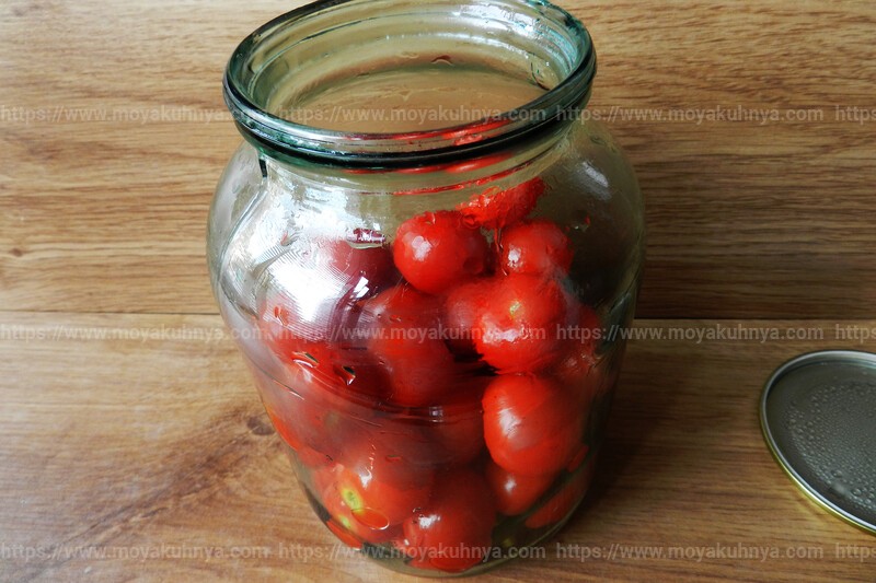 консервированные помидоры в томатном соке