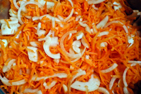 Тушеная рыба с морковью